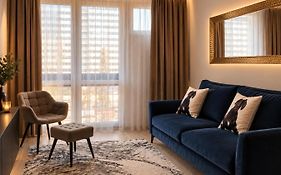 Grzybowska Blue City Centre Apartment by BookingHost